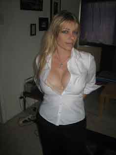 lonely female looking for guy in Victoria, Illinois
